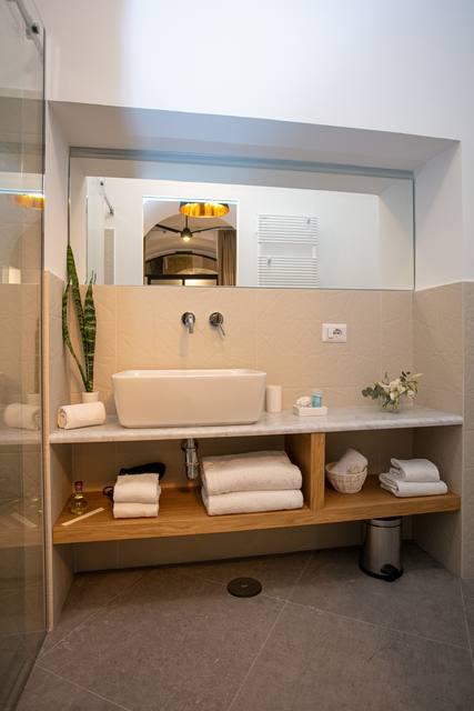 Camera Migliara: lavabo